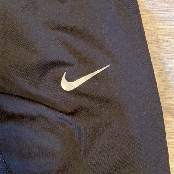 Nike Dri-Fit leggings - Picture 2 of 4